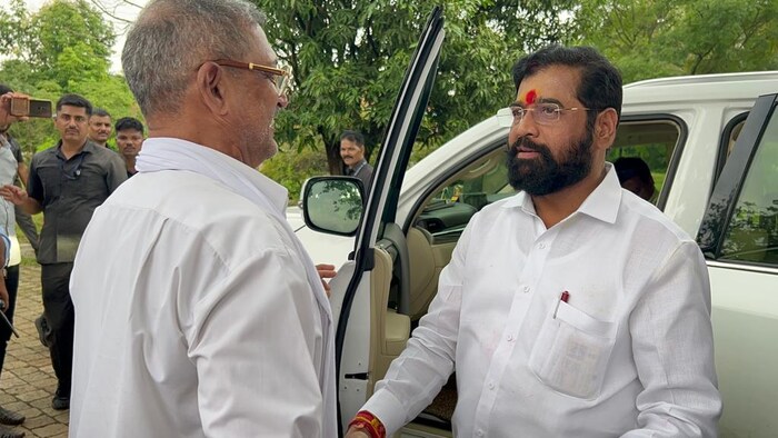 यावेळी राज्याचे आरोग्यमंत्री तानाजी सावंत आणि खासदार श्रीरंग बारणे आणि पाटेकर कुटूंबातील सर्व प्रमुख सदस्य उपस्थित होते.