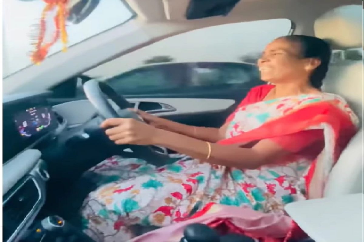 आईने चालवली मुलाची कार.