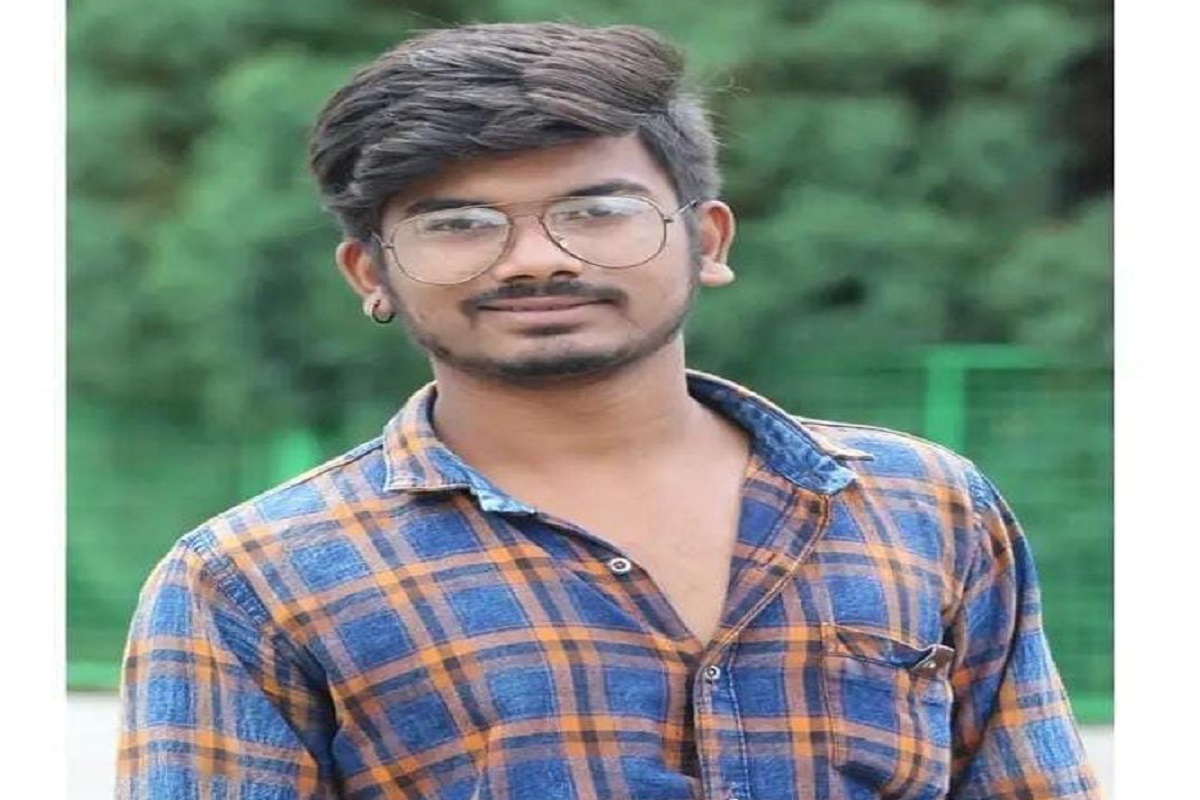 मित्रासोबत दुचाकीवर गेला आणि..., बुलढाण्यात आई-वडिलांचा एकुलता एक मुलगा हरपला