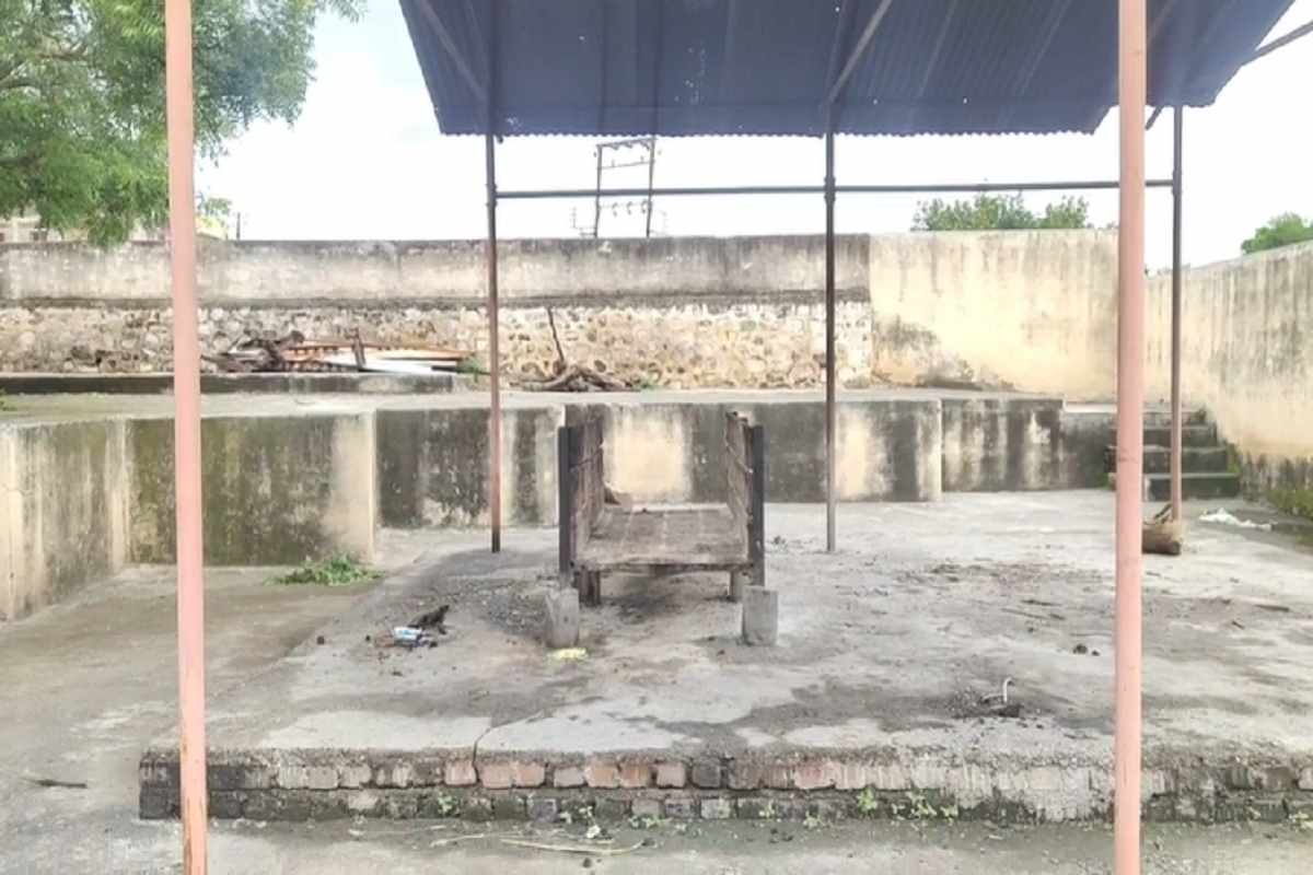 अहमदनगरमध्ये स्मशानभूमीतून मृतदेहांची राख होतेय गायब