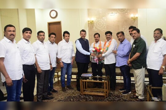 BJP, Shiv Sena Palghar : भाजपचा शिवसेनेसह, शिंदे गटाला धक्का! फडणवीसांच्या उपस्थितीत 2 बड्या नेत्यांचा प्रवेश