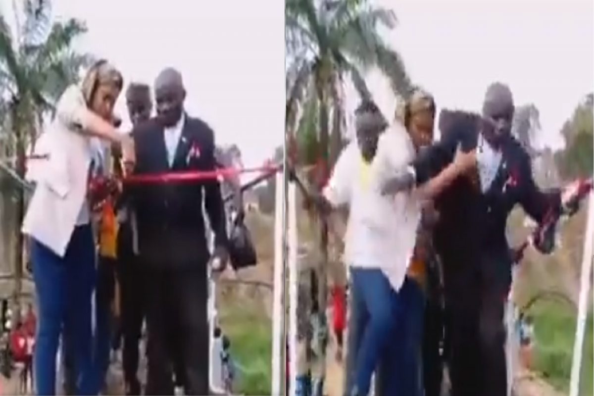 पुलाच्या उद्घाटनादिवशी दुर्घटना.