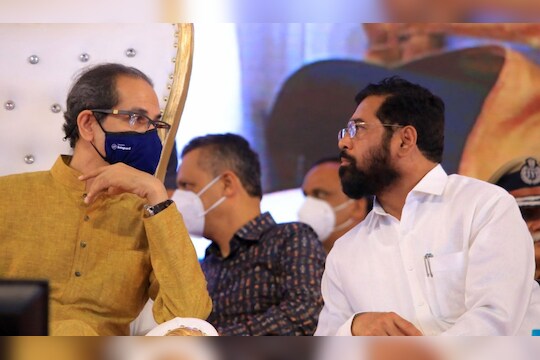 CM Eknath Shinde : उद्योगासाठी ठाकरे सरकारने वाटप केलेल्या भुखंडाना मुख्यमंत्री शिंदेकडून स्थगिती, हजारो कोटींची गुंतवणूक ठप्प