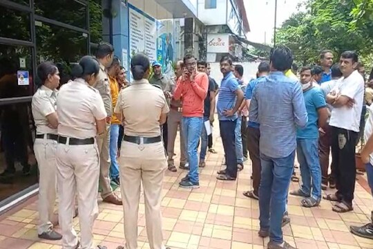 मुंबई विमानतळावर मोठमोठ्या तस्करांच्या मुसक्या आवळणाऱ्या अधिकाऱ्याचा करुण अंत