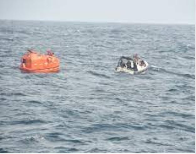 Dapoli Beach boat : दापोली समुद्रकिनारी सापडलेल्या त्या बोटीबाबत तटरक्षक दलाने केला मोठा खुलासा