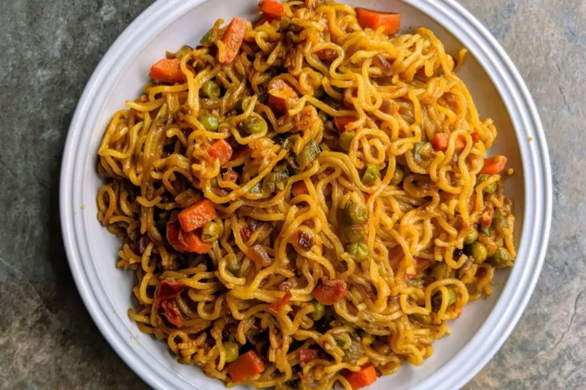 Eating Maggi while on diet : वजन घटवायचंय, पण डाएट करताना मॅगी खाल्ली तर चालेल का?