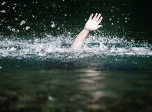 बेपत्ता नवविवाहितेचा मृतदेह तलावात आढळला, पतीच्या कुटुंबीयांवर हत्येचा आरोप बेपत्ता नवविवाहितेचा मृतदेह तलावात आढळला, पतीच्या कुटुंबीयांवर हत्येचा आरोप