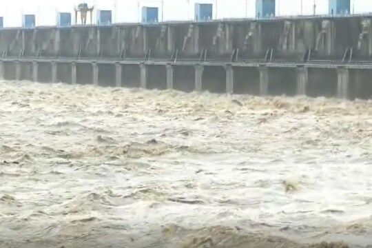 गोसीखुर्द धरणाचे 33 पैकी 33 दरवाजे उघडले