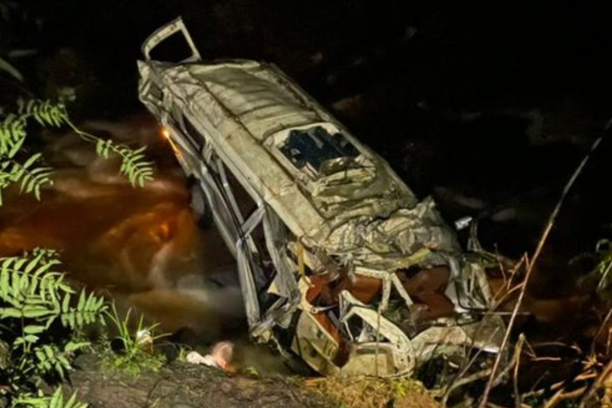 वाराणसीमधील महाविद्यालयातील विद्यार्थी हिमाचल प्रदेशात ट्रेकिंगसाठी आले होते.