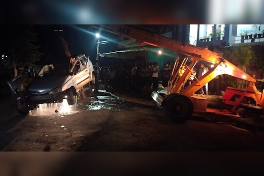 Hingoli Car Accident : कार रिव्हर्स घेताना तलावात बुडाली, पोहता येत नसताना प्रचंड प्रयत्न केला पण नियतीला मान्य नव्हतं