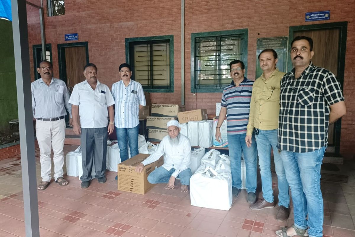एक्सपायर झालेल्या कॉस्मेटिक प्रॉडक्टची करायचे विक्री, मुंबईत गुन्हे शाखेची मोठी कारवाई, 3 कोटींचा माल जप्त