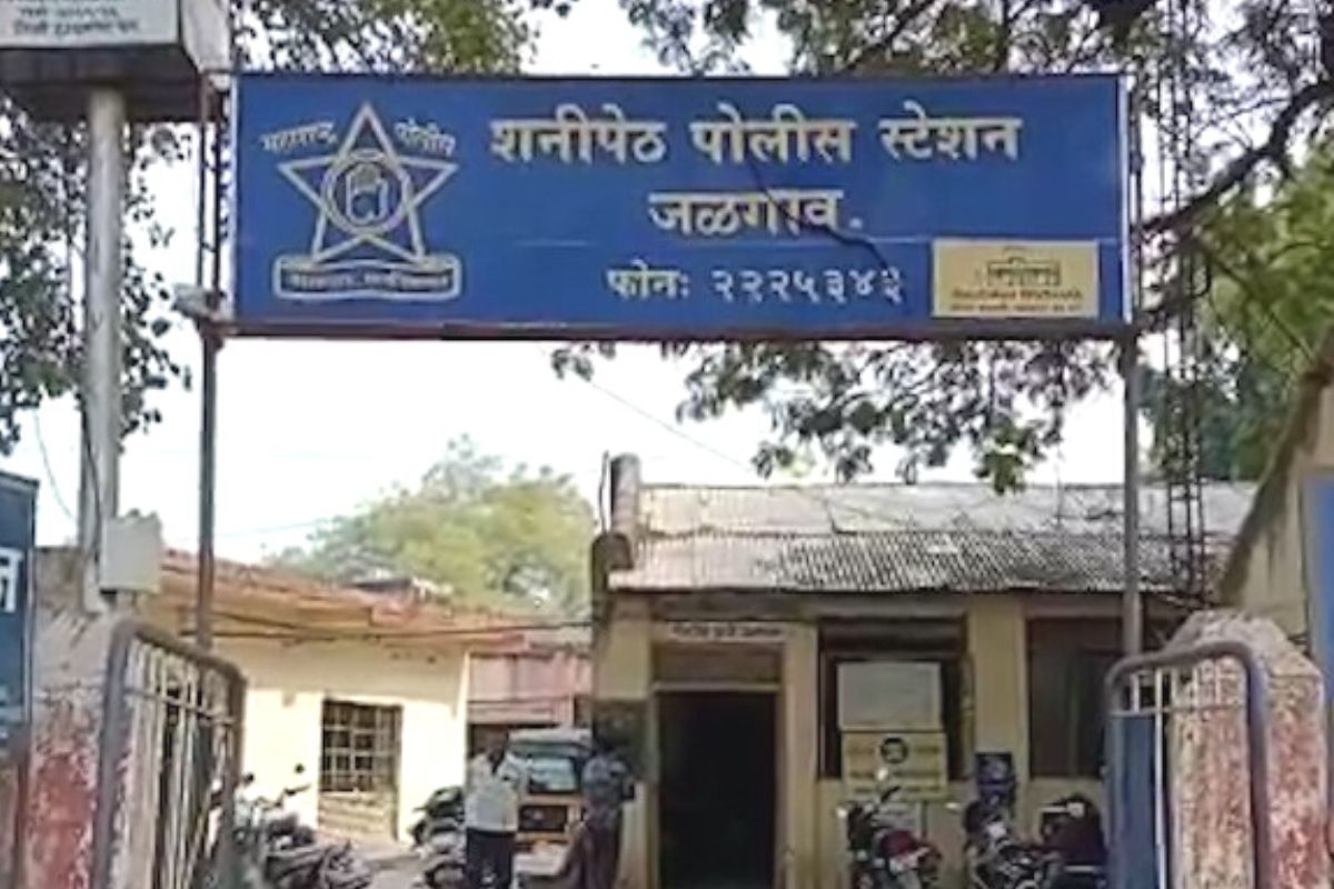 चाकूचा धाक दाखवून तरुणीवर बलात्कार, जळगावातील संतापजनक घटना