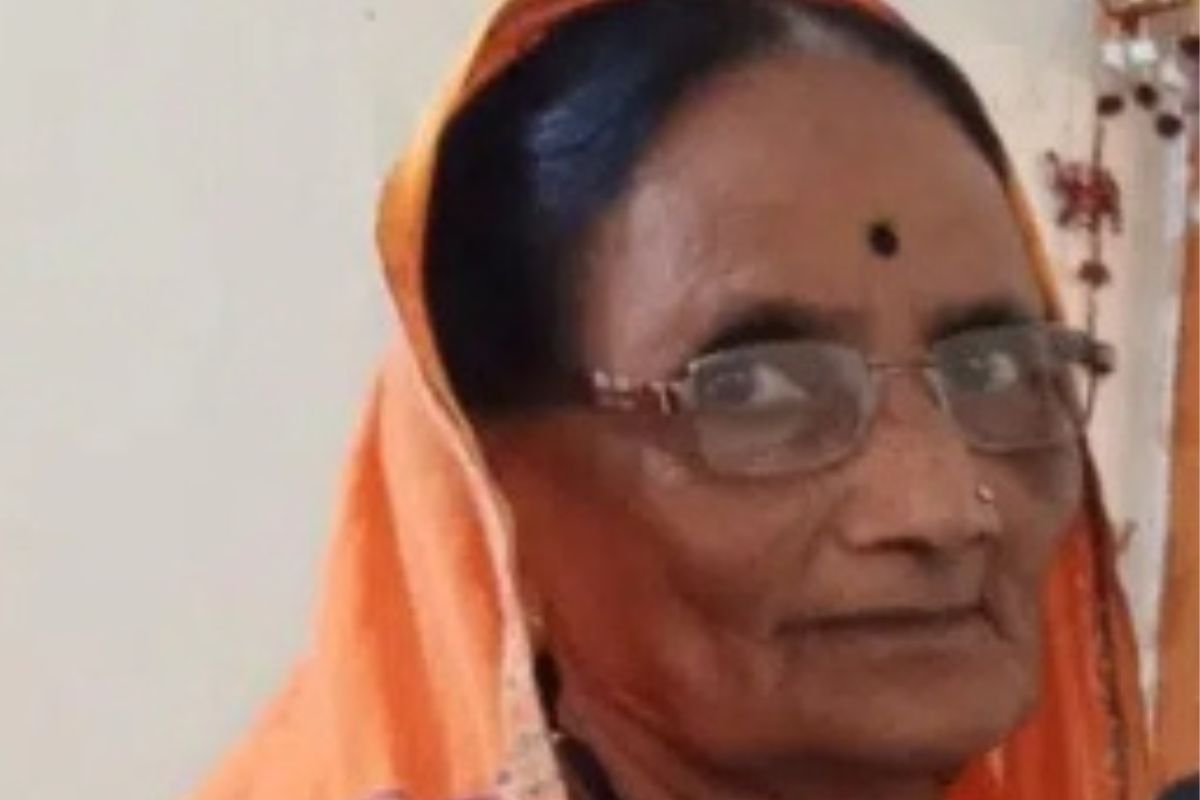 विघ्नहर्त्याची भेट ठरली अखेरची; दर्शन घेऊन निघताच महिलेसोबत घडलं भयंकर, बाप्पासमोरच सोडलं जग