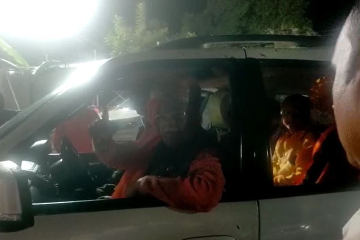 VIDEO: औरंगाबादेत विसर्जन मिरवणुकीतही शिंदे विरुद्ध ठाकरे गट; आरतीवरुन राजकीय नाट्य