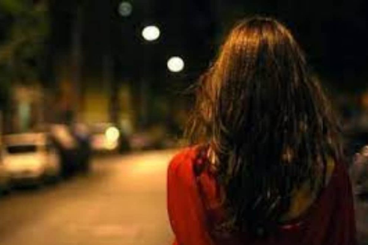 'प्लिज लिफ्ट द्या'; सुनसान रस्त्यावर महिलेनं मागितली लिफ्ट अन्.., पुढे घडलं भयानक