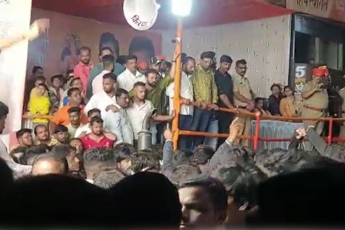 कोल्हापूर: शिंदे गटातील महिला पदाधिकाऱ्याचा विनयभंग; ठाकरे गटाच्या शहर प्रमुखासह 40 जणांवर गुन्हा दाखल