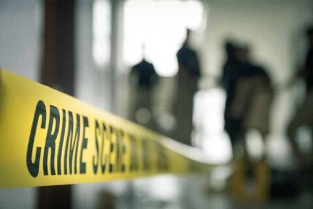 6 वर्षाच्या मुलीसह महिलेची टेरेसवरुन उडी घेत आत्महत्या; पती म्हणाला '3 दिवसांपासून बोलत होती हे एकच वाक्य'