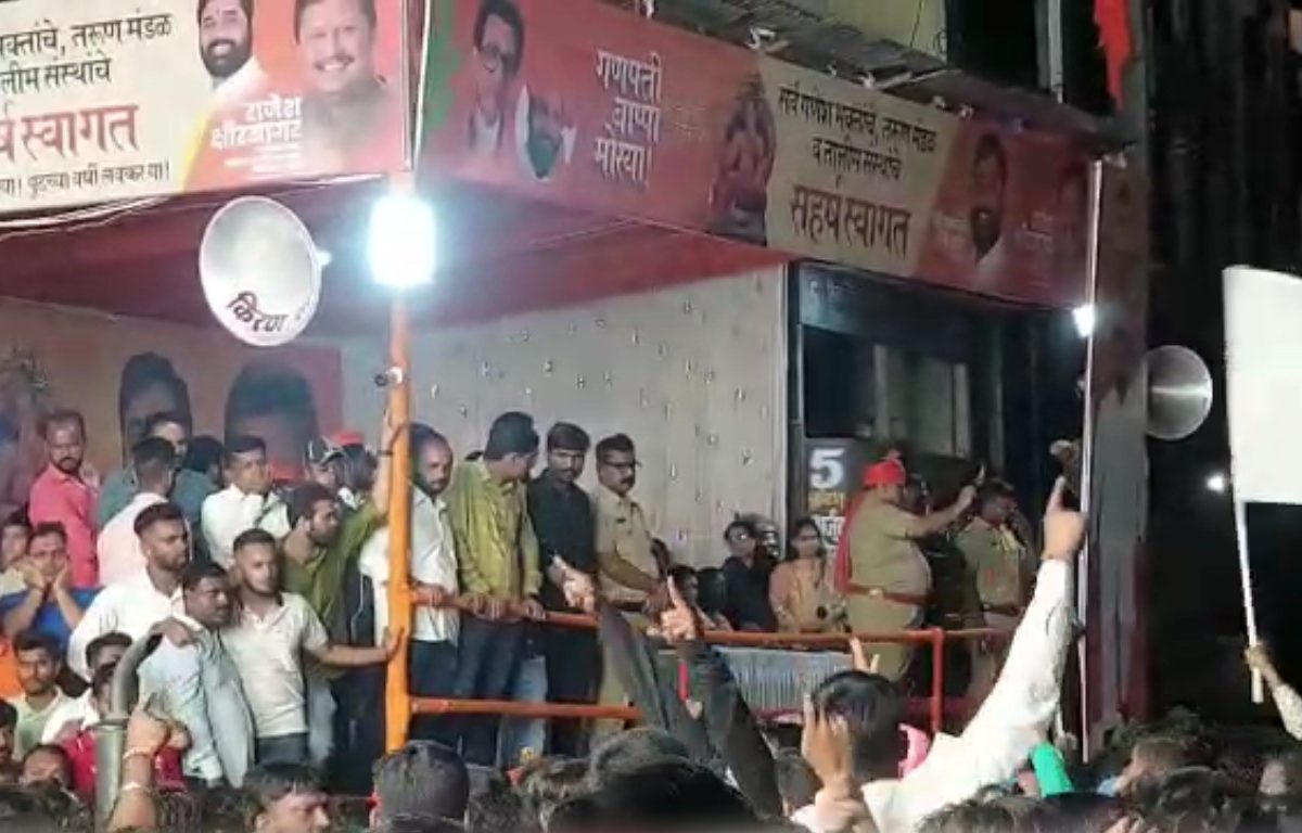 Kolhapur Shiv Sena : कोण आला रे कोण आला शिवसेनेचा वाघ आला, ‘या’ बंडखोर माजी आमदारांच्या स्वागत कमानीजवळ आल्यावर लावले गाणे, मग पुढे…