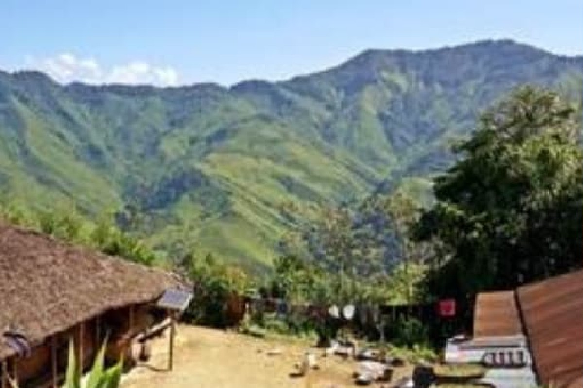 काय सांगता! 'या' गावातील घरांचे स्वयंपाकघर भारतात तर बेडरूम दुसऱ्या देशात