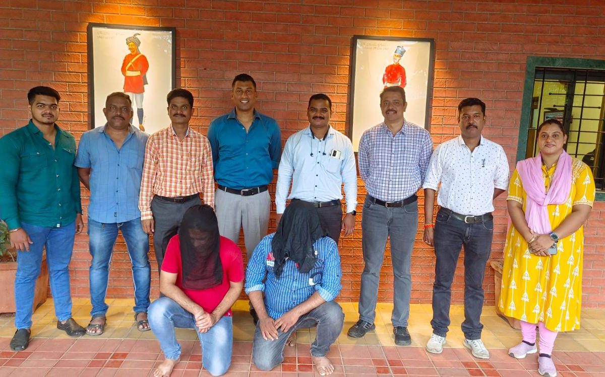 Mumbai Crime Branch : महाराजा असल्याचा बनाव करत भामट्यांनी मोठ्या उद्योगपतींना लुटलं, पोलिसांची कारवाई