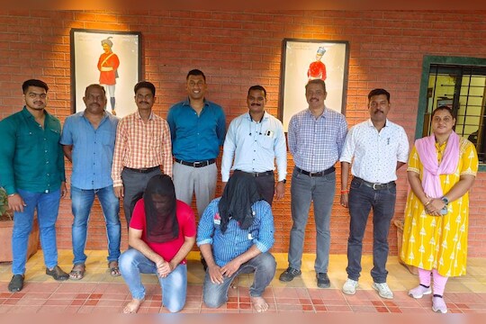 Mumbai Crime Branch : महाराजा असल्याचा बनाव करत भामट्यांनी मोठ्या उद्योगपतींना लुटलं, पोलिसांची कारवाई