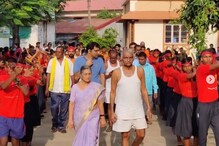 तोचि दिवाळी-दसरा; हेमलकशात लेझीम नाद, प्रकाश आमटे परतताच मुलांनी असं केलं स्वागत तोचि दिवाळी-दसरा; हेमलकशात लेझीम नाद, प्रकाश आमटे परतताच मुलांनी असं केलं स्वागत