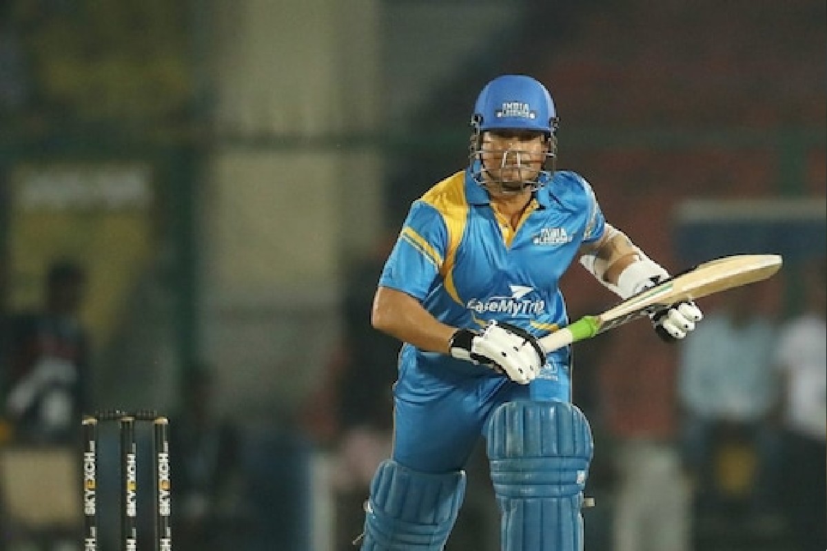 Video: 49 वर्षांच्या सचिनची जबरदस्त फटकेबाजी पाहून तुम्हालाही आठवेल 'डेझर्ट स्ट्रॉम'