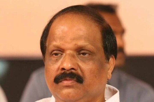  सरवणकर यांच्यासह 10 जणांविरोधात गुन्हा दाखल झाला आहे. आज पोलीस हे सरवणकरांच्या घरी पोहोचले 