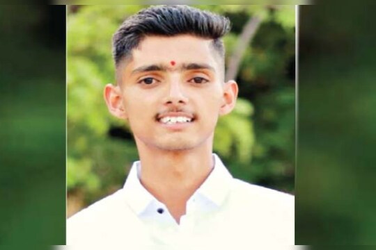 Satara Accident : टेम्पोचा टायर निघाला अन् थेट विद्यार्थ्याच्या अंगावर आला पुढे जे घडलं ते भयानक