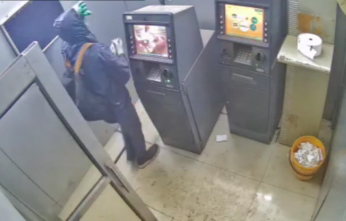 Satara ATM Robbery : साताऱ्यात चाललं आहे तरी काय? एटीएम फोडण्यासाठी चक्क जिलेटीनचा वापर