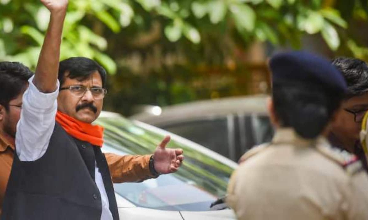 Shiv Sena sanjay raut : संजय राऊत यांना जामीन मिळणार? सुनिल राऊत मातोश्रीवरून थेट दिल्लीत पोहोचले