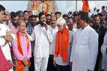 थापाच नाही तर बाळासाहेबांच्या जवळची आणखी एक व्यक्ती मातोश्रीबाहेर, 35 वर्षांचं नातं एका सेकंदात... थापाच नाही तर बाळासाहेबांच्या जवळची आणखी एक व्यक्ती मातोश्रीबाहेर, 35 वर्षांचं नातं एका सेकंदात...