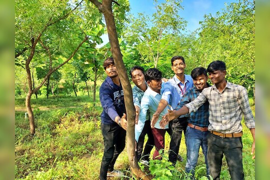 5000 झाडांचा साजरा झाला 22 वा वाढदिवस; निसर्गाबद्दल कृतज्ञता व्यक्त करणारा पाहा VIDEO