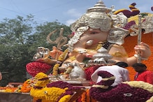 पुण्यातील मानाच्या गणपतींना मुस्लीम बांधवांकडून अभिवादन, पाहा VIDEO पुण्यातील मानाच्या गणपतींना मुस्लीम बांधवांकडून अभिवादन, पाहा VIDEO