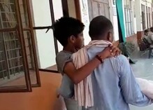 धक्कादायक! मुख्याध्यापकानं एवढं मारलं की विद्यार्थ्याचा फ्रॅक्चर झाला पाय धक्कादायक! मुख्याध्यापकानं एवढं मारलं की विद्यार्थ्याचा फ्रॅक्चर झाला पाय