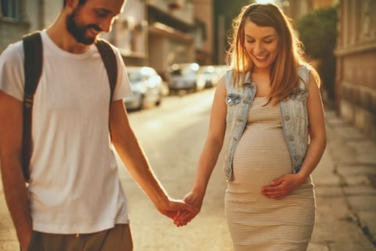 गर्भावस्थेत हसण्याचे फायदे