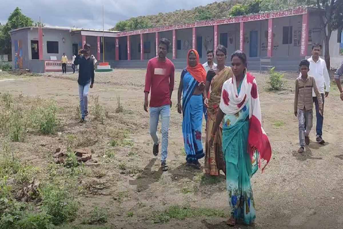 आश्रम शाळेत शिकणाऱ्या विद्यार्थ्यावर रानडुक्कराचा हल्ला, कुटुंबावर दु:खाचा डोंगर