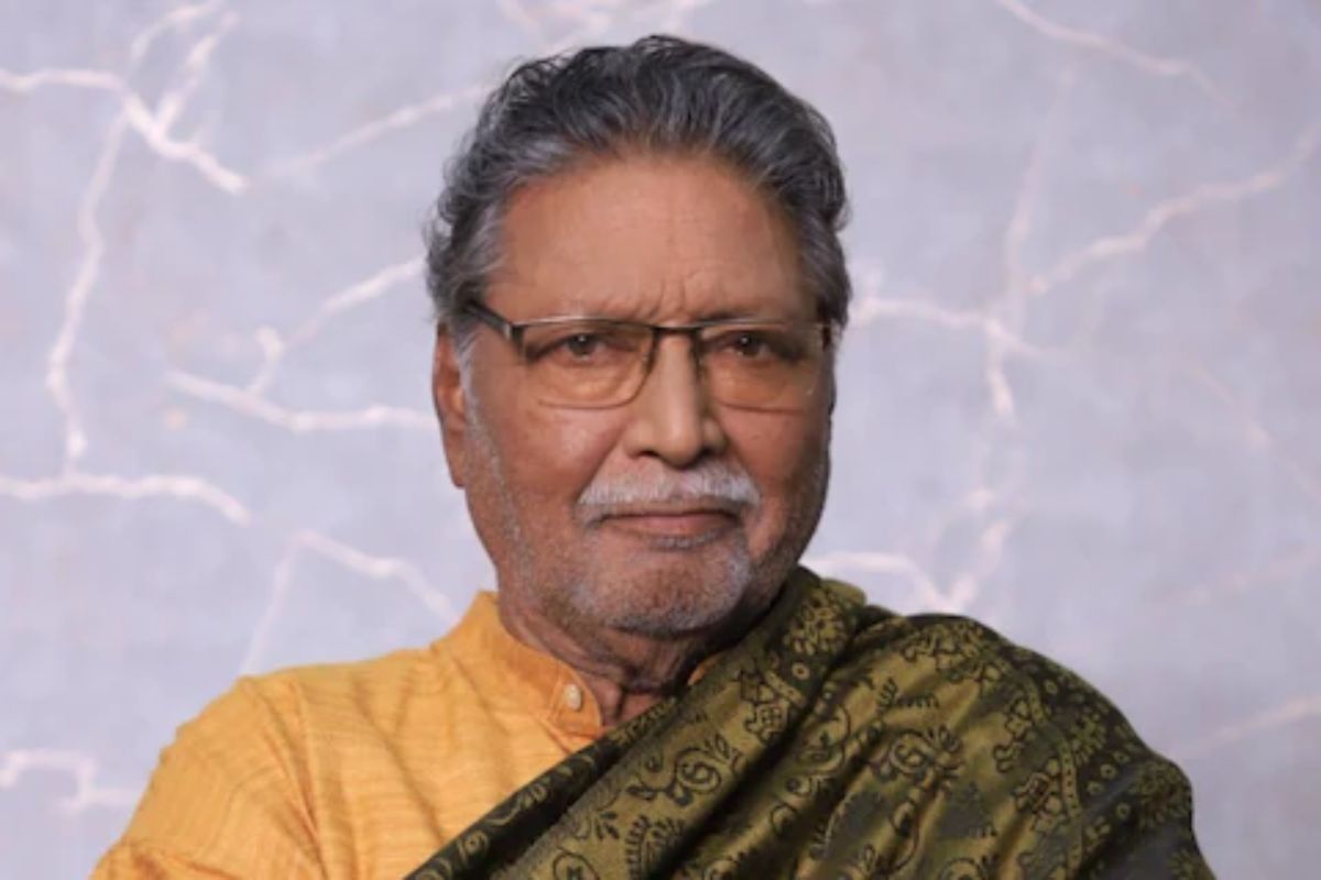 मराठी सिनेसृष्टीतील प्रसिद्ध ज्येष्ठ अभिनेते विक्रम गोखले पुन्हा एकदा टेलिव्हिजनवर प्रेक्षकांच्या भेटीला आले. त्यांनी स्टार प्रवाहवरील 'तुझेच मी गीत गात आहे' या मालिकेत महत्त्वाची भूमिका साकारत छोट्या पडद्यावर पुनरागमन केले. 