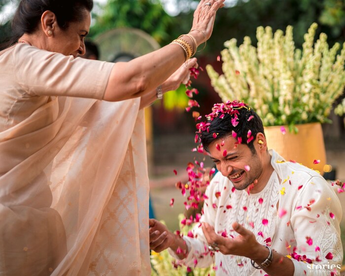 अलीसुद्धा पारंपरिक वेशात आपला प्रत्येक क्षण एन्जॉय करत आहे. 