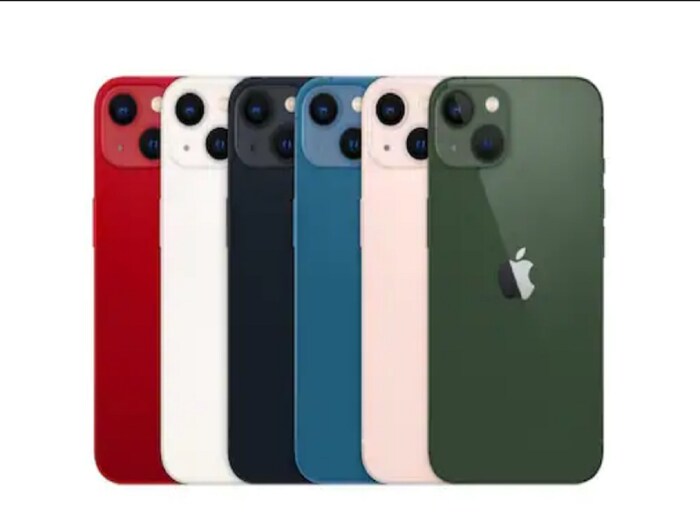 स्पेसिफिकेशन्सबद्दल बोलायचं झालं तर Apple iPhone 11 मध्ये 6.1-इंचाचा Liquid Retina IPS LCD डिस्प्ले आहे, ज्याचे रिझोल्यूशन 828 x 1792 पिक्सेल आहे. स्क्रीनचा आस्पेक्ट रेशो 19.5:9 आहे. प्रोसेसर म्हणून या iPhone 11 octa core Apple A13 Bionic (7 nm+) प्रोसेसर देण्यात आला आहे.