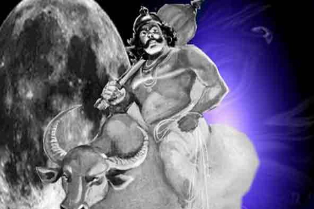 Chhoti Diwali 2022: दिवाळीच्या एक दिवस आधी यमासाठी लावतात दिवा; संपतं अकाली मृत्यूचं भय