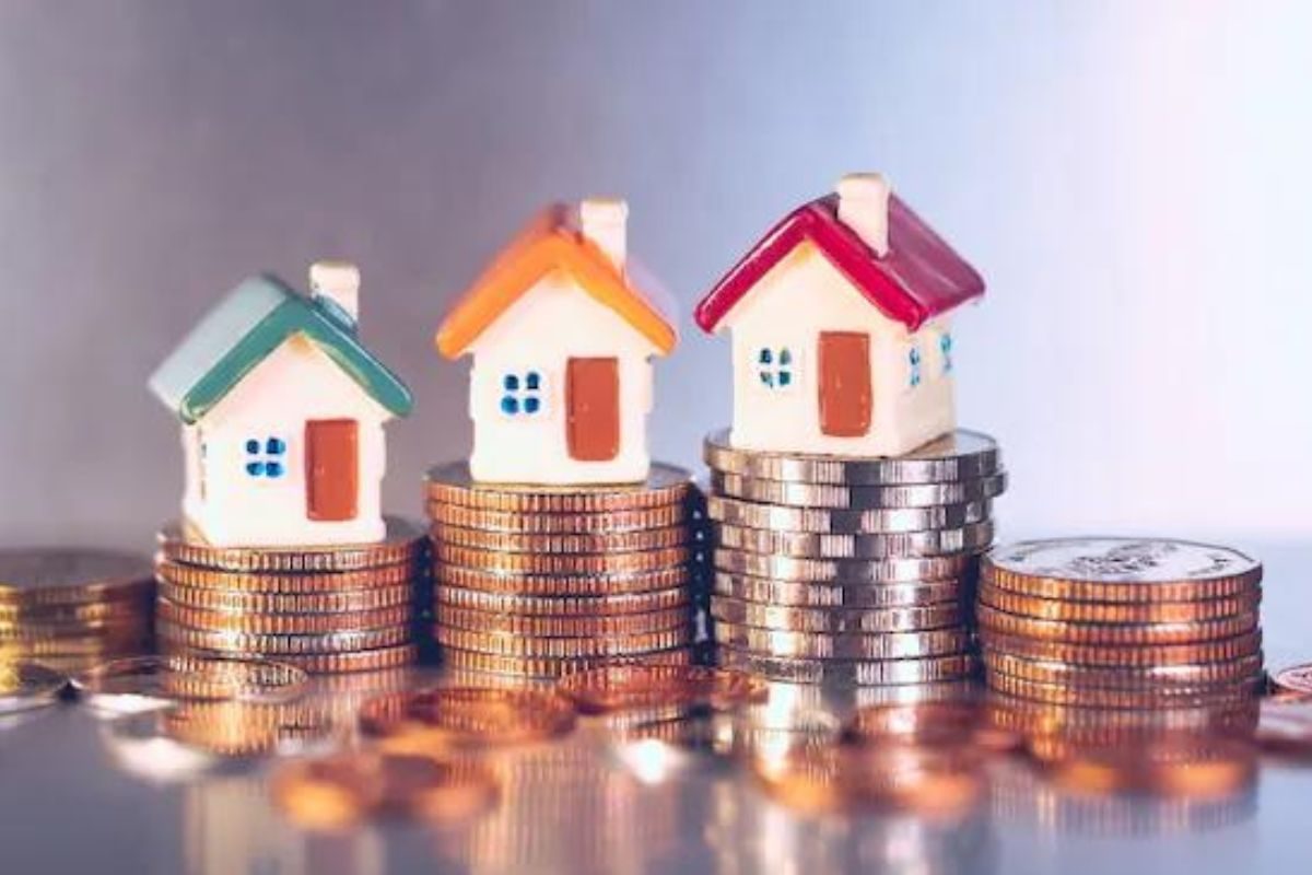 कॅपिटल गेन टॅक्स हा कोणत्याही भांडवलाच्या विक्रीतून मिळणाऱ्या नफ्यावर आकारला जाणारा टॅक्स आहे.