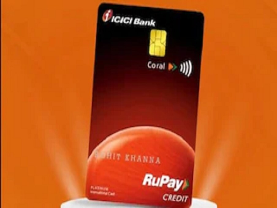 ICICI Coral RuPay क्रेडिट कार्ड वार्षिक 500 रुपये शुल्कासह येते. कार्डधारक एका तिमाहीत एकदा देशांतर्गत विमानतळ लाउंजमध्ये प्रवेश करू शकतात. (फोटो क्रेडिट- Twitter/ICICIBank)