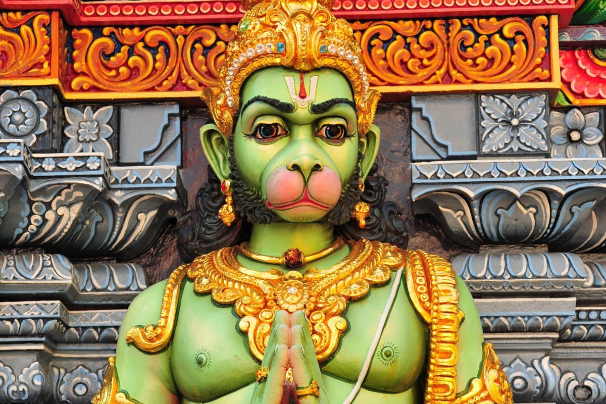 हनुमानाची या रुपातील मूर्ती/फोटो घरात लावणं असतं शुभ; संकटांचा होतो नाश