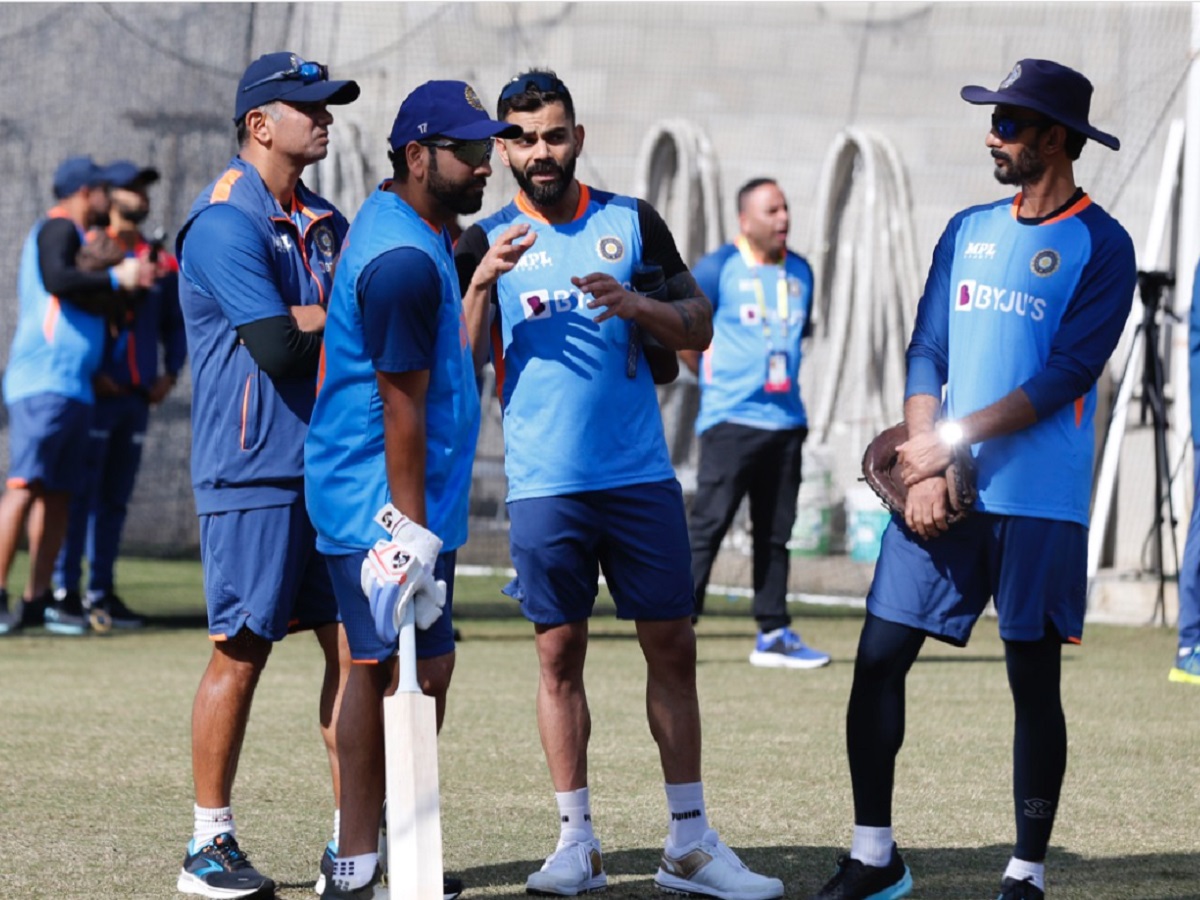मेलबर्नमध्ये पाकिस्तानला हरवून टीम इंडिया दाखल झाली आहे ती सिडनीत. सिडनी क्रिकेट ग्राऊंडवर भारत आणि नेदरलँड संघांमध्ये सुपर 12 फेरीची लढत होणार आहे. महत्वाचं म्हणजे सिडनीचं मैदान हे टीम इंडियाच्या एका खेळाडूसाठी खूपच लकी आहे.