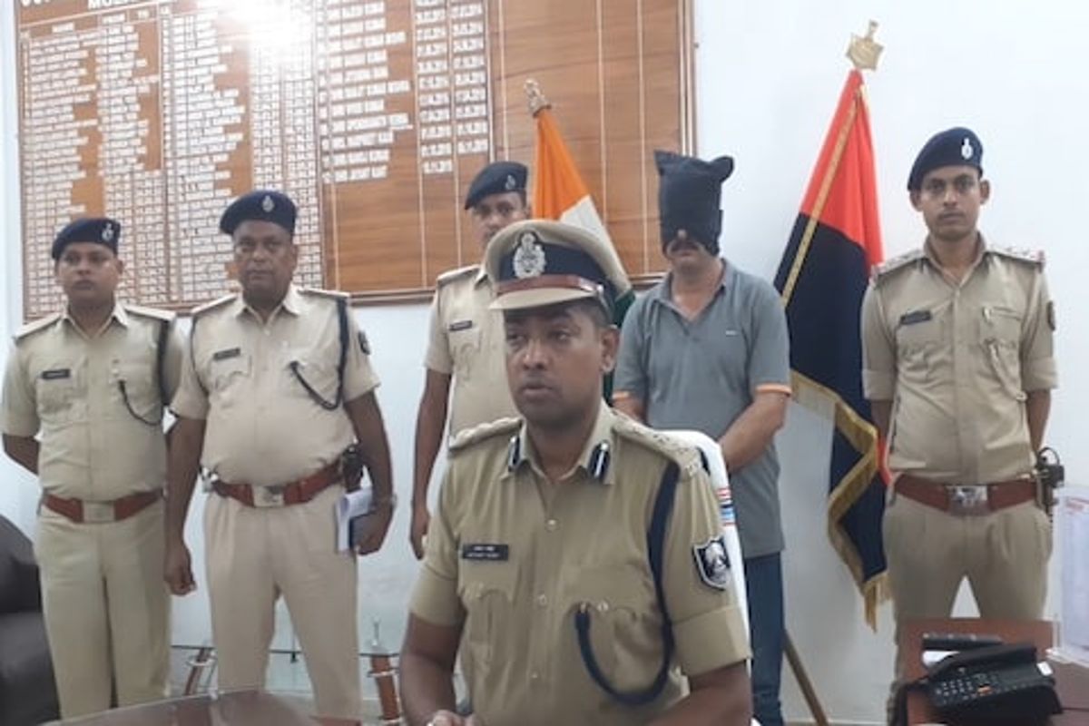 माजी महापौरांवर गोळ्या झाडणाऱ्या मंटू शर्माचा खेळ खल्लास, मुंबईतून अटक