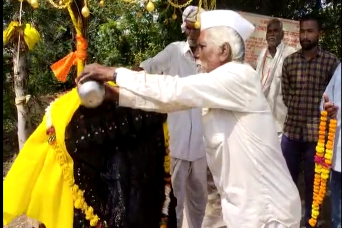 Ravan Puja : दसऱ्याला सर्वत्र होते रावण दहन, मात्र इथे होते रावणाची पूजा; वाचा, नेमका काय आहे प्रकार?