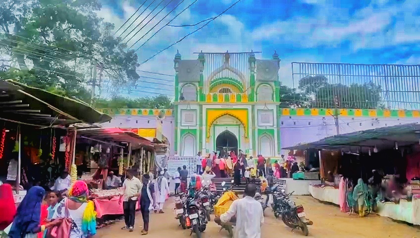 हिंदू-मुस्लीम ऐक्याचा खुलताबादचा उरुस, पैगंबरांच्या पवित्र पोशाखाचे होणार दर्शन, Video