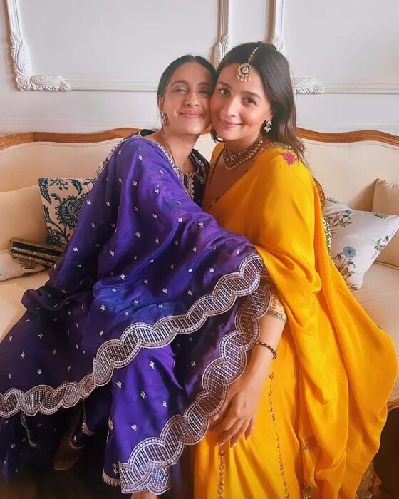 कपूर आणि भट्ट फॅमिली एकत्र येत आलियाचं बेबी शॉवर मोठ्या उत्साहात साजरं केलं. 