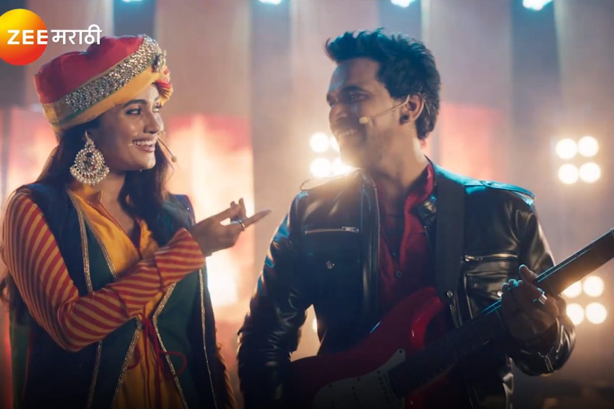 हृदयी प्रीत जागते